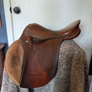 Used Stubben Childs Saddle 15.5" Leather Saddle Close Contact English Saddle